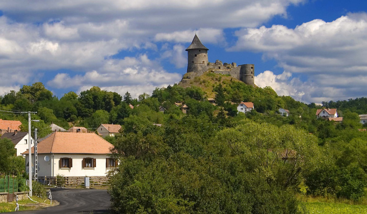 Zaujímavosti / Hrad Šomoška neďaleko Razdoviec - foto