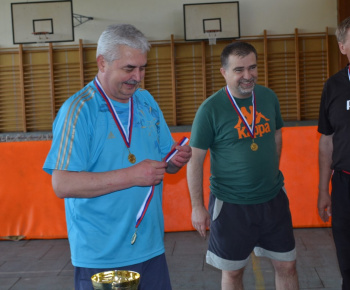 Parkoló a temetőnél